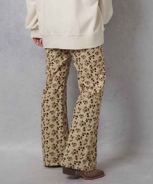 Lull（ルル）の「【Lull / ルル】フローラルプリントフレアパンツ（その他パンツ・レディース・ベージュ/ブラック・ONESIZE）」の7枚目の写真