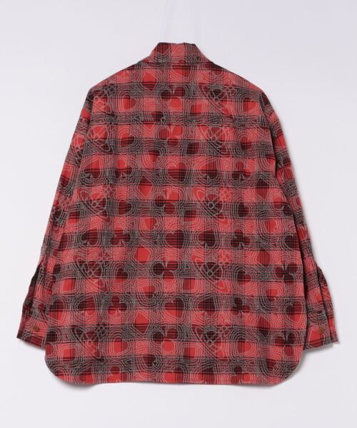 Vivienne Westwood(ヴィヴィアンウエストウッド)の「甘撚りオーガニックネルチェックトランプ刺繍ハルス衿シャツ(シャツ/ブラウス・レディース・レッド系/グリーン系・FREE)」の3枚目の写真