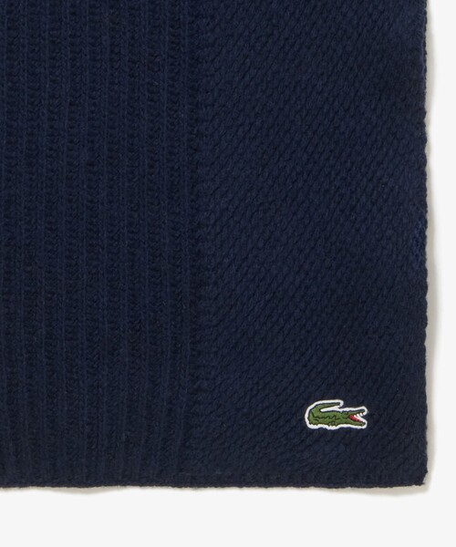 LACOSTE(ラコステ)の「編み地切替え ウールニットマフラー / ワントーンカラーリングストール(マフラー・レディース・オフホワイト/ダークネイビー/グリーン・FREE)」の6枚目の写真