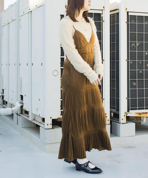 KBF(ケイビーエフ)の「マジョリカプリーツキャミワンピース(ワンピース・レディース・ブラック/ブラウン/チャコールグレー・ONE)」の10枚目の写真