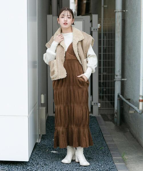 KBF(ケイビーエフ)の「マジョリカプリーツキャミワンピース(ワンピース・レディース・ブラック/ブラウン/チャコールグレー・ONE)」の16枚目の写真