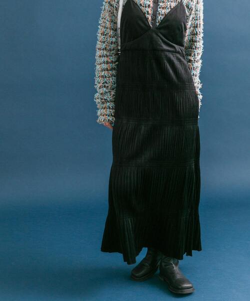 KBF(ケイビーエフ)の「マジョリカプリーツキャミワンピース(ワンピース・レディース・ブラック/ブラウン/チャコールグレー・ONE)」の9枚目の写真