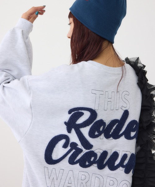 RODEO CROWNS WIDE BOWL(ロデオクラウンズワイドボウル)の「BACK 刺繍ロゴ スウェット ワンピース(ワンピース・レディース・ダークグリーン/グレー×ホワイト/マスタード/ブラック・FREE)」の3枚目の写真