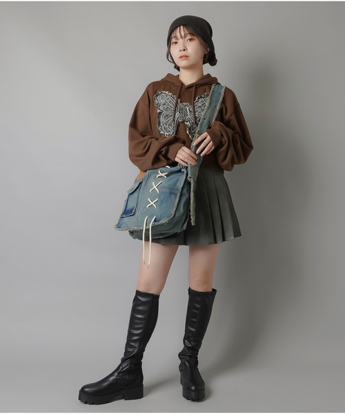 SPINNS（スピンズ）の「デニムショルダーバッグ/レースアップ（ショルダーバッグ・レディース・ブルー・ONESIZE）」の13枚目の写真