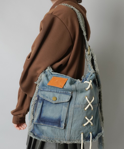 SPINNS（スピンズ）の「デニムショルダーバッグ/レースアップ（ショルダーバッグ・レディース・ブルー・ONESIZE）」の19枚目の写真