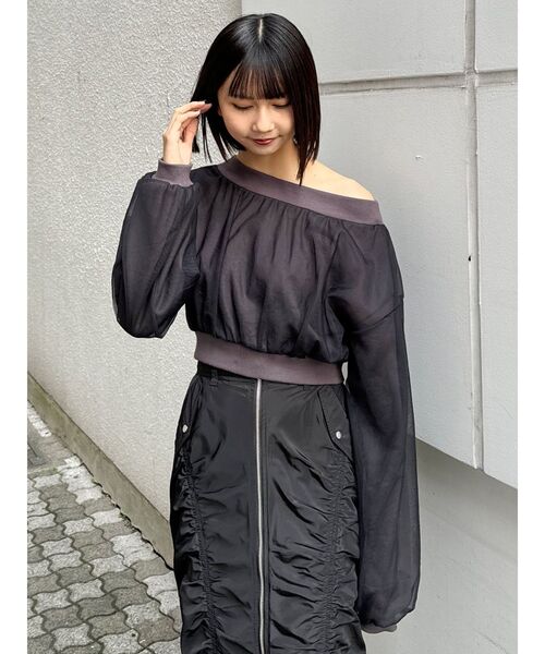 MURUA（ムルーア）の「チュールレイヤードプルオーバー（スウェット・レディース・ブラック/グレー・FREE）」の5枚目の写真