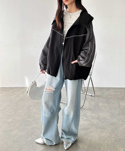 GeeRA（ジーラ）の「ライン入り配色ナイロンオーバーサイズブルゾン（マウンテンパーカー・レディース・ブラック/グレー・LARGE/MEDIUM）」の6枚目の写真