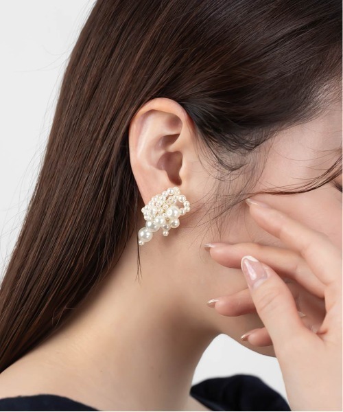 RANDA（ランダ）の「パールアシンメトリーイヤリング（イヤリング・レディース・ホワイト系その他・FREE）」の3枚目の写真