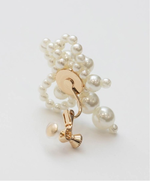 RANDA（ランダ）の「パールアシンメトリーイヤリング（イヤリング・レディース・ホワイト系その他・FREE）」の4枚目の写真
