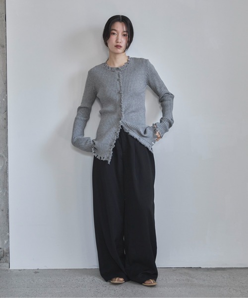 feepur（フェピュール）の「リラックスタックパンツ（スラックス・レディース・チャコールグレー/ベージュ/ブラック・SMALL/MEDIUM）」の12枚目の写真