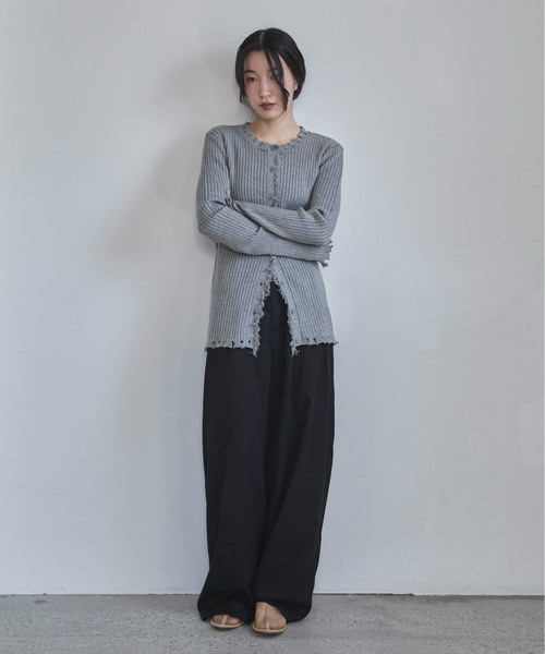 feepur（フェピュール）の「リラックスタックパンツ（スラックス・レディース・チャコールグレー/ベージュ/ブラック・SMALL/MEDIUM）」の13枚目の写真