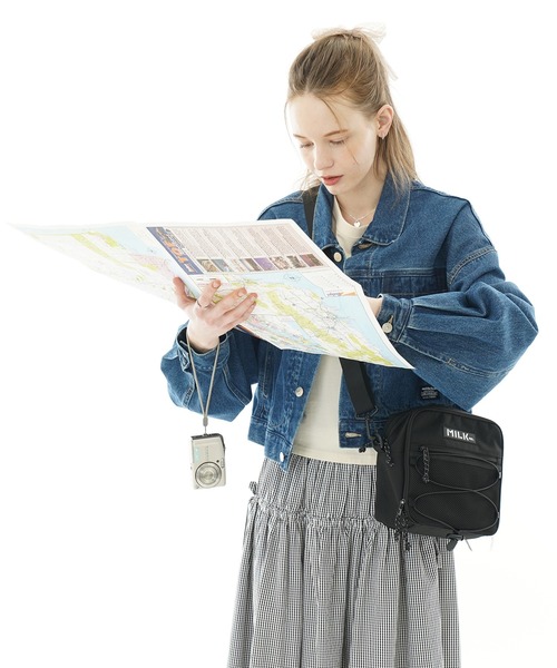 MILKFED.(ミルクフェド)の「DAILY SQUARE SHOULDER BAG(ショルダーバッグ・レディース・レッド/ブラック・ONE SIZE)」の3枚目の写真