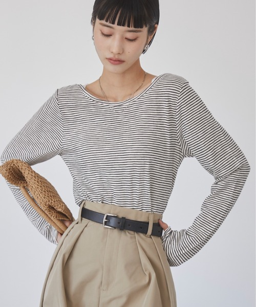 ANGIE(アンジー)の「ボーダー バックオープン シアートップス(Tシャツ/カットソー・レディース・ブラック系その他/オレンジ系その他/グレー系その他/ベージュ系その他・FREE)」の2枚目の写真