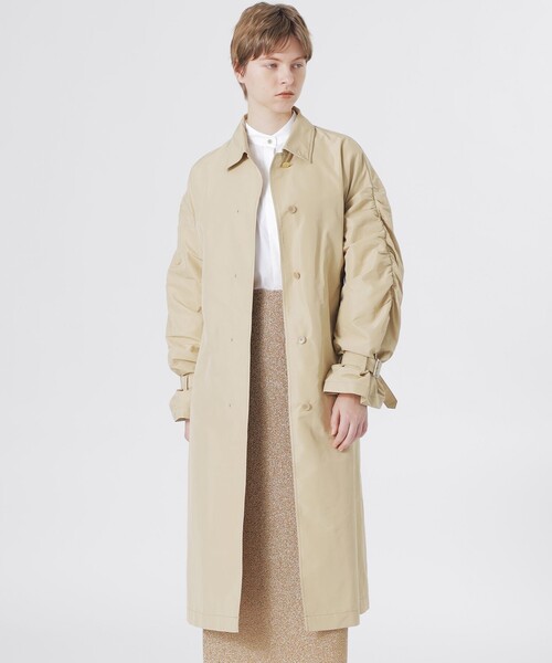 LOVELESS（ラブレス）の「ギャザースリーブオーバーコート（トレンチコート・レディース・ベージュ系その他/ホワイト系その他・36）」の2枚目の写真