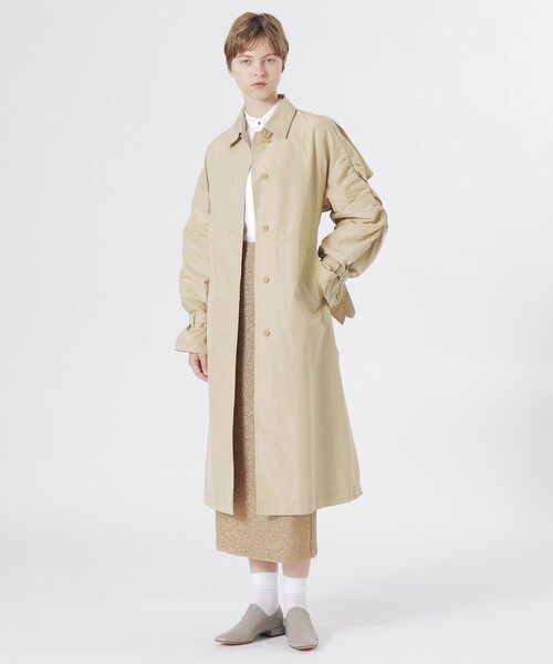 LOVELESS（ラブレス）の「ギャザースリーブオーバーコート（トレンチコート・レディース・ベージュ系その他/ホワイト系その他・36）」の5枚目の写真
