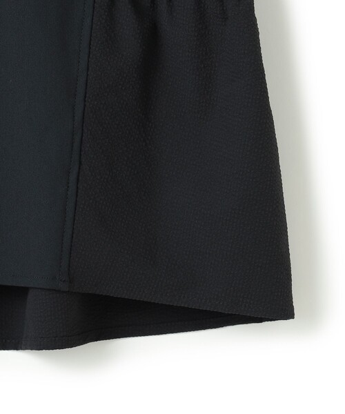 BEAMS GOLF(ビームスゴルフ)の「ORANGE LABEL / 切り替え ギャザーモックネックシャツ(Tシャツ/カットソー・レディース・ブラック/ホワイト・MEDIUM/LARGE/SMALL)」の9枚目の写真