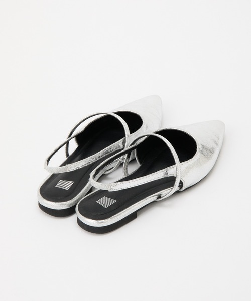 COLONY 2139（コロニートゥーワンスリーナイン）の「ワンストラップポインテッドミュール（サンダル・レディース・シルバー/ブラック・LARGE/MEDIUM）」の18枚目の写真