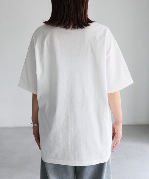 Riberry(リベリー)の「カレッジロゴヴィンテージライクピグメントTシャツ(Tシャツ/カットソー・レディース・グレー系1/ホワイト系1/ホワイト系2/グレー系2・FREE)」の15枚目の写真