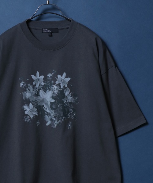 ANPAS(アンパス)の「Vintage-like Flower Design Print T-Shirt/ヴィンテージライク フラワープリントデザイン 半袖 Tシャツ レディース メンズ(Tシャツ/カットソー・メンズ・ブラック系その他4/ブラック系その他/ブラック系その他3/ブラック系その他2・M/L/LL)」の3枚目の写真