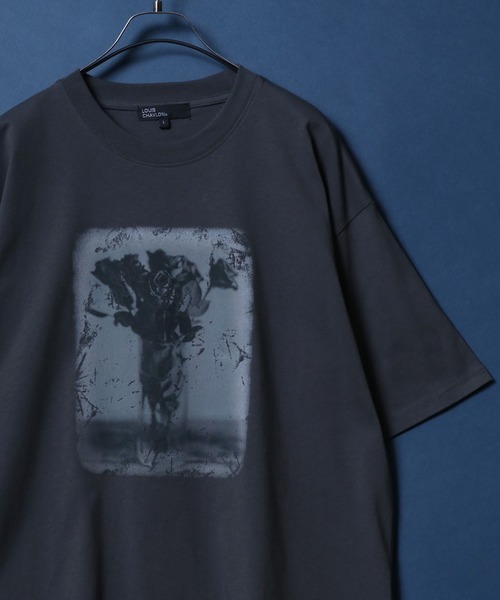 ANPAS(アンパス)の「Vintage-like Flower Design Print T-Shirt/ヴィンテージライク フラワープリントデザイン 半袖 Tシャツ レディース メンズ(Tシャツ/カットソー・メンズ・ブラック系その他4/ブラック系その他/ブラック系その他3/ブラック系その他2・M/L/LL)」の4枚目の写真