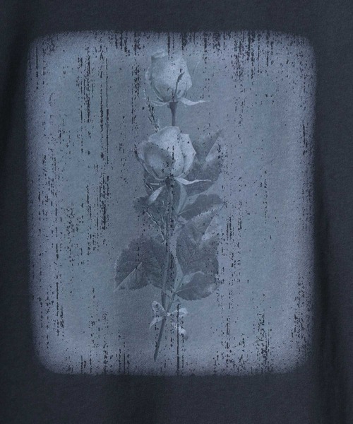 ANPAS(アンパス)の「Vintage-like Flower Design Print T-Shirt/ヴィンテージライク フラワープリントデザイン 半袖 Tシャツ レディース メンズ(Tシャツ/カットソー・メンズ・ブラック系その他4/ブラック系その他/ブラック系その他3/ブラック系その他2・M/L/LL)」の8枚目の写真