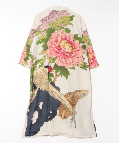倭物やカヤ(ワモノヤカヤ)の「【倭物やカヤ】花鳥UV長羽織(カーディガン/ボレロ・レディース・レッド/ホワイト/ブラック/ネイビー・FREE)」の6枚目の写真