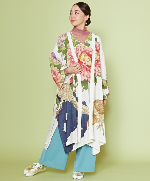 倭物やカヤ(ワモノヤカヤ)の「【倭物やカヤ】花鳥UV長羽織(カーディガン/ボレロ・レディース・レッド/ホワイト/ブラック/ネイビー・FREE)」の8枚目の写真