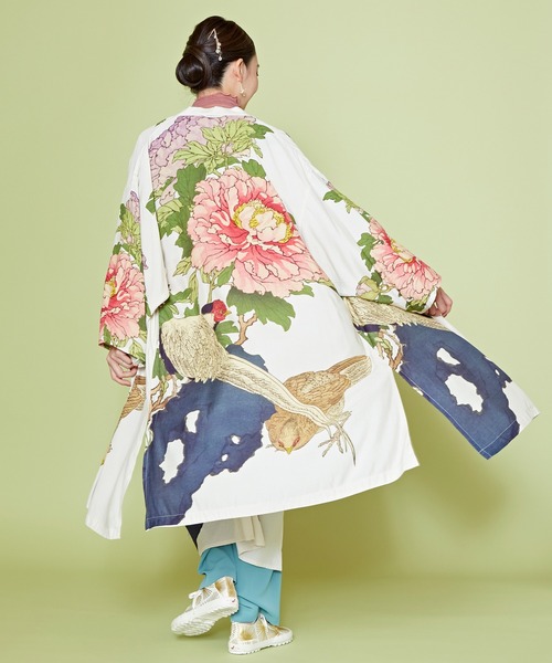 倭物やカヤ(ワモノヤカヤ)の「【倭物やカヤ】花鳥UV長羽織(カーディガン/ボレロ・レディース・レッド/ホワイト/ブラック/ネイビー・FREE)」の12枚目の写真