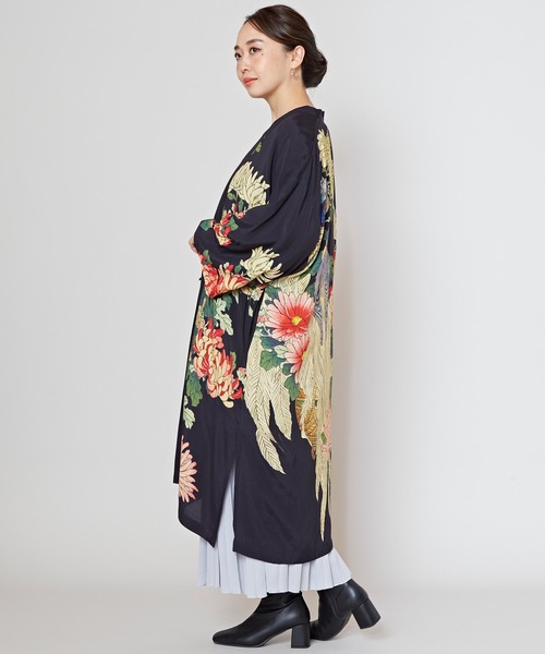 倭物やカヤ(ワモノヤカヤ)の「【倭物やカヤ】花鳥UV長羽織(カーディガン/ボレロ・レディース・レッド/ホワイト/ブラック/ネイビー・FREE)」の16枚目の写真