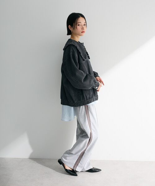 Green　Parks（グリーンパークス）の「・DOUBLE FLAGS フリルカラーGジャン（デニムジャケット・レディース・ブラック/インディゴブルー・FREE）」の5枚目の写真