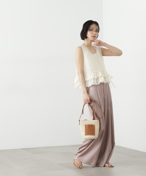 N.(N. Natural Beauty Basic)(エヌエヌナチュラルビューティーベーシック)の「グロッシーワイドパンツ(その他パンツ・レディース・ブラウン/ベージュ・MEDIUM)」の17枚目の写真