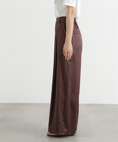 N.(N. Natural Beauty Basic)(エヌエヌナチュラルビューティーベーシック)の「グロッシーワイドパンツ(その他パンツ・レディース・ブラウン/ベージュ・MEDIUM)」の9枚目の写真
