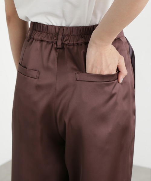 N.(N. Natural Beauty Basic)(エヌエヌナチュラルビューティーベーシック)の「グロッシーワイドパンツ(その他パンツ・レディース・ブラウン/ベージュ・MEDIUM)」の11枚目の写真