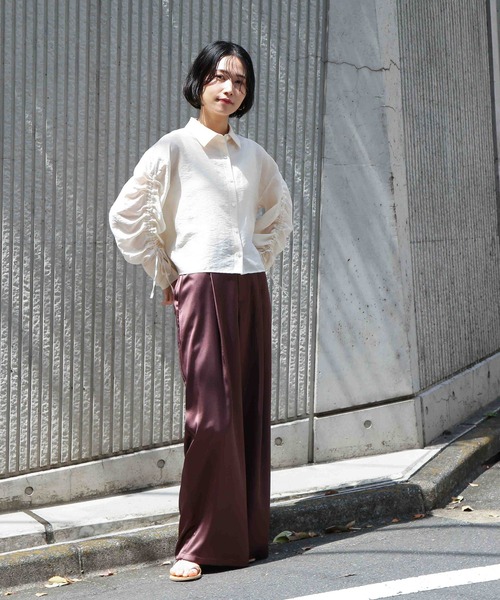 N.(N. Natural Beauty Basic)(エヌエヌナチュラルビューティーベーシック)の「グロッシーワイドパンツ(その他パンツ・レディース・ブラウン/ベージュ・MEDIUM)」の22枚目の写真