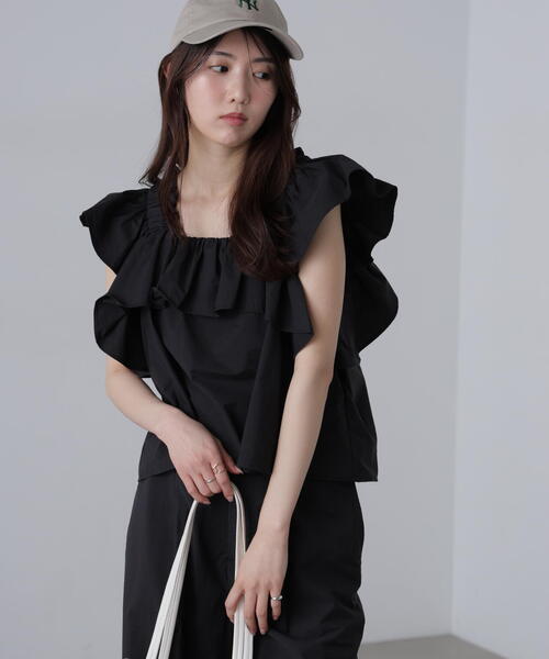 FREE'S MART(フリーズマート)の「◆〈セットアップ対応〉ギャザーショルダーノースリーブブラウス(シャツ/ブラウス・レディース・ブラック/イエロー・FREE)」の2枚目の写真