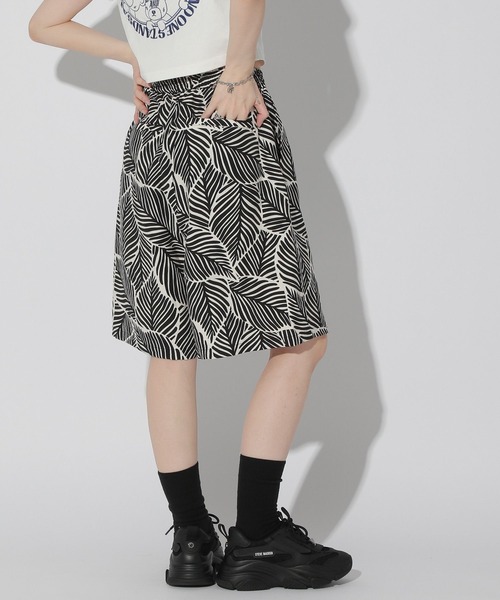 Anui(アニュイ)の「【UNISEX/2サイズ展開】リーフガラセットアップショートパンツ(その他パンツ・レディース・ブラック/ベージュ・SMALL/MEDIUM)」の12枚目の写真