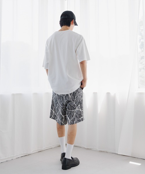 Anui(アニュイ)の「【UNISEX/2サイズ展開】リーフガラセットアップショートパンツ(その他パンツ・レディース・ブラック/ベージュ・SMALL/MEDIUM)」の7枚目の写真
