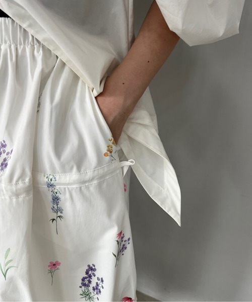 Fano Studios(ファノ ストゥディオズ)の「フラワープリント バルーンロングスカート FC25B050【Fano Studios】【2025SS】(スカート・レディース・ホワイト・L/M/S)」の15枚目の写真