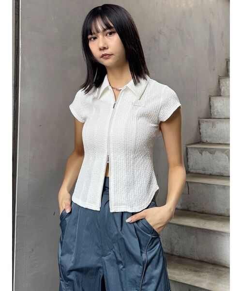 MURUA（ムルーア）の「ダブルジップタイトシャツ（シャツ/ブラウス・レディース・ホワイト/ブラック/ブルー・FREE）」の4枚目の写真