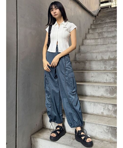 MURUA（ムルーア）の「ダブルジップタイトシャツ（シャツ/ブラウス・レディース・ホワイト/ブラック/ブルー・FREE）」の13枚目の写真