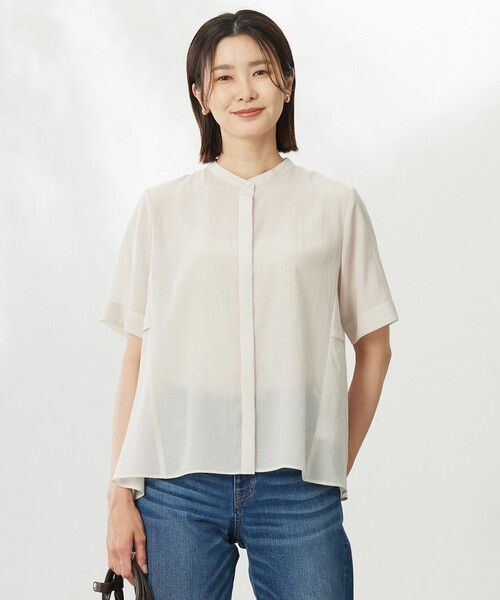 J.PRESS Ladies(J.プレス レディス)の「【WEB限定カラーあり・洗える・速乾・接触冷感】リライムライトローン バックフリル ブラウス(シャツ/ブラウス・レディース・ブルー系/ブラウン系/ライトグリーン系/ベージュ系・XS)」の2枚目の写真