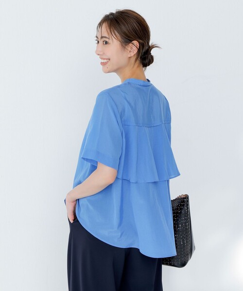 J.PRESS Ladies(J.プレス レディス)の「【WEB限定カラーあり・洗える・速乾・接触冷感】リライムライトローン バックフリル ブラウス(シャツ/ブラウス・レディース・ブルー系/ブラウン系/ライトグリーン系/ベージュ系・XS)」の4枚目の写真