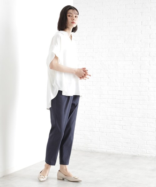 THE SHOP TK (ザ ショップ ティーケー )の「スキッパーシャツ【防シワ/接触冷感/洗濯機OK/セットアップ可】(シャツ/ブラウス・レディース・ベージュ/ブラック/ブルー/オフホワイト・13/12)」の11枚目の写真