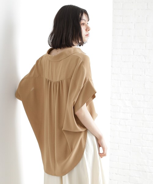 THE SHOP TK (ザ ショップ ティーケー )の「スキッパーシャツ【防シワ/接触冷感/洗濯機OK/セットアップ可】(シャツ/ブラウス・レディース・ベージュ/ブラック/ブルー/オフホワイト・13/12)」の17枚目の写真