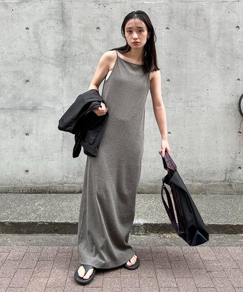 feepur（フェピュール）の「【TALL/2Tサイズあり】カットリブキャミワンピース（ワンピース・レディース・ブラック/チャコールグレー/オートミール・MEDIUM/TALL/2T/SMALL）」の17枚目の写真