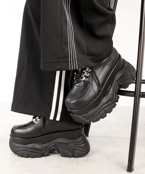 LOVEHUNTER(ラブハンター)の「LOVEHUNTER/+9.5cm 軽量厚底 レースアップスニーカー(1688)(スニーカー・レディース・ブラック/ホワイト・LL/S/M/L)」の1枚目の写真