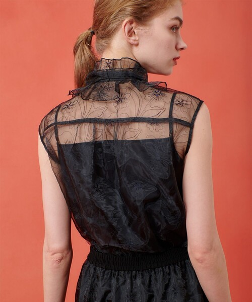 LOULOU WILLOUGHBY（ルルウィルビー）の「【LOULOU WILLOUGHBY】オーガンジーフラワー刺繍ブラウス（シャツ/ブラウス・レディース・ベージュ/ブラック・2）」の13枚目の写真