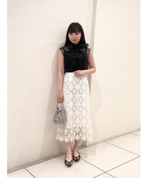 LOULOU WILLOUGHBY（ルルウィルビー）の「【LOULOU WILLOUGHBY】オーガンジーフラワー刺繍ブラウス（シャツ/ブラウス・レディース・ベージュ/ブラック・2）」の7枚目の写真