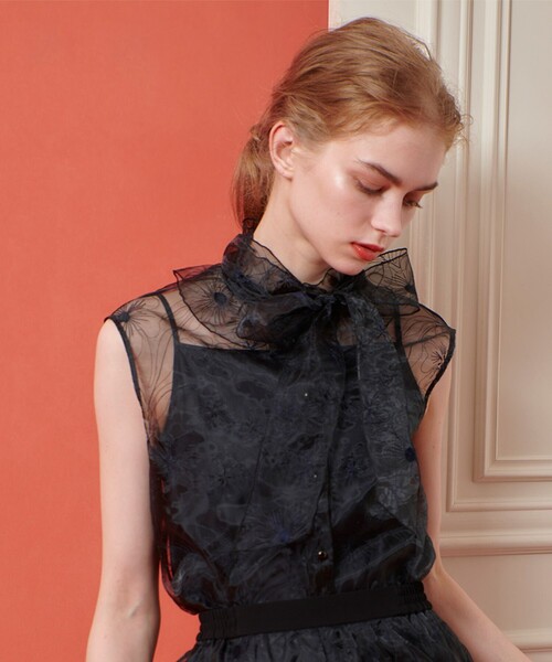 LOULOU WILLOUGHBY（ルルウィルビー）の「【LOULOU WILLOUGHBY】オーガンジーフラワー刺繍ブラウス（シャツ/ブラウス・レディース・ベージュ/ブラック・2）」の20枚目の写真