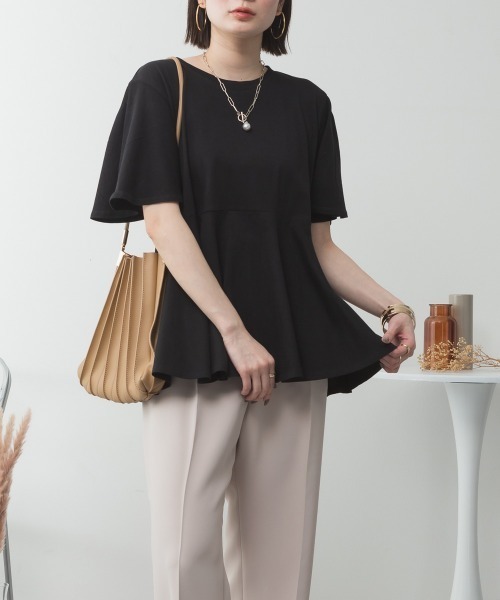 RCD(アールシーディー)の「フレアヘムショートスリーブトップ(Tシャツ/カットソー・レディース・ブラック/オフホワイト/グレイッシュベージュ/チャコールグレー/ミント・4L~5L/LL~3L/M-L)」の1枚目の写真